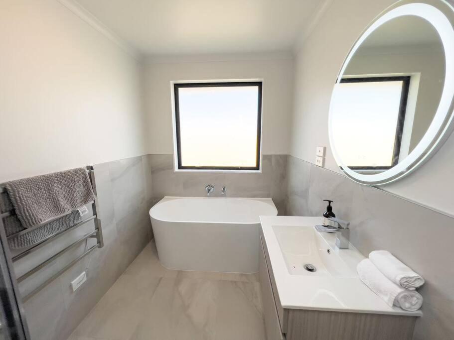 Peaceful 5 Bedrooms Retreat Rotorua Exterior photo